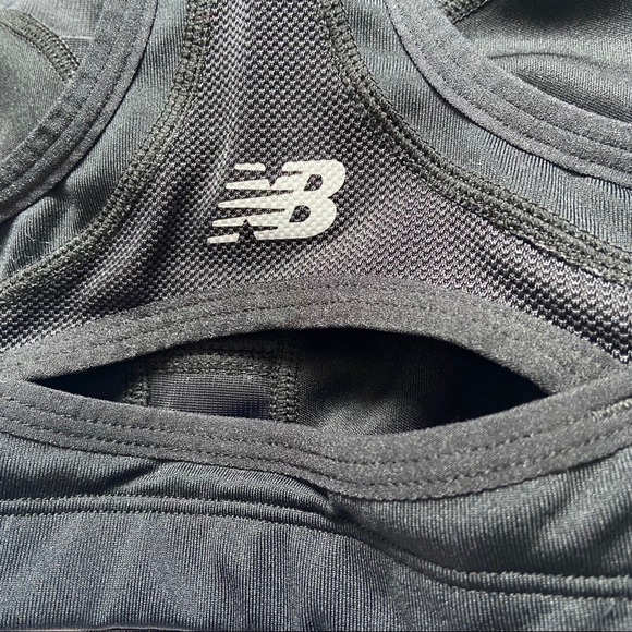 NB New Balance Sports Bra - Picture 2 of 7